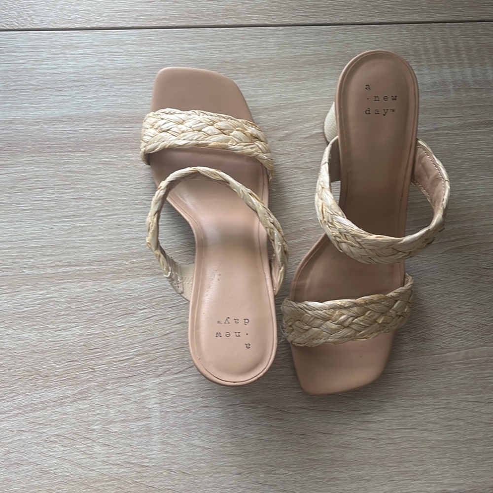 Weaved Heels - Picture 2 of 2